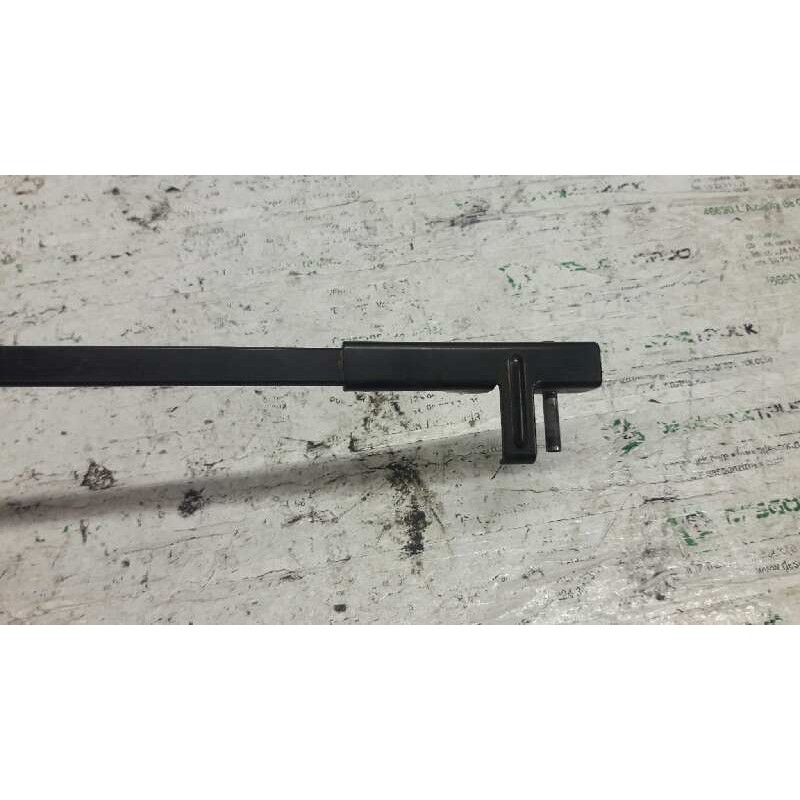 Recambio de brazo limpia delantero izquierdo para peugeot 407 st confort referencia OEM IAM - Gris 2