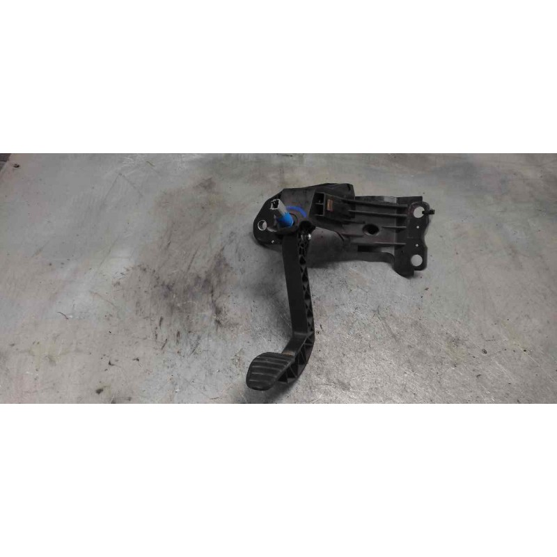 Recambio de pedal embrague para opel movano b kasten/combi ka l1h1 2,8t referencia OEM IAM   