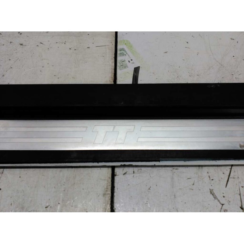 Recambio de moldura para audi tt (8n3/8n9) 1.8 t coupe (132kw) referencia OEM IAM  EMBELLECEDOR ENTRADA AL VEHICULO BAJO PUERTA - Blanco 3