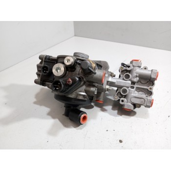 Recambio de valvula aire para iveco eurocargo fg 120 e larga distancia referencia OEM IAM 5801681033 VALVULA SECADORA K011867N00