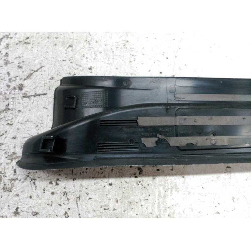 Recambio de moldura para audi tt (8n3/8n9) 1.8 t coupe (132kw) referencia OEM IAM  EMBELLECEDOR ENTRADA AL VEHICULO BAJO PUERTA - Blanco 5