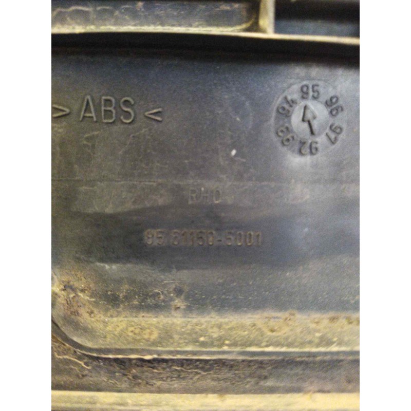 Recambio de rejilla delantera central para man l2000 9.153-10.224 euroi/ii 4.6 diesel referencia OEM IAM 85611505001 - Blanco 3