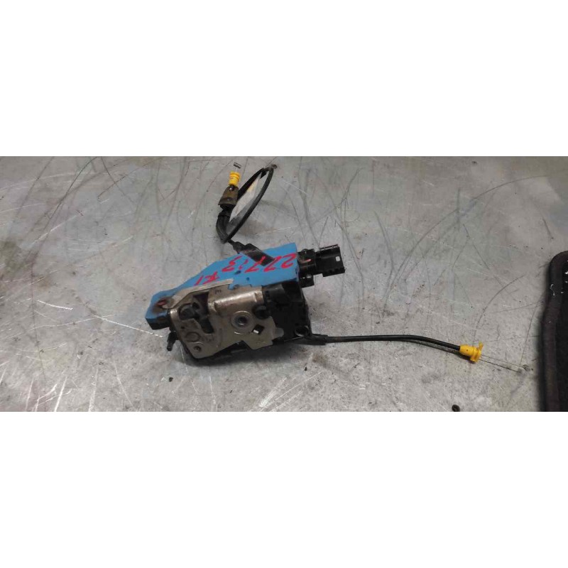 Recambio de cerradura puerta trasera izquierda para peugeot 207 x-line referencia OEM IAM   6 PINS