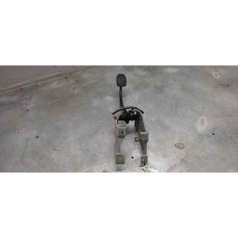 Recambio de pedal freno para nissan primastar (x83) combi 6 asientos batalla 2,78t referencia OEM IAM - Blanco 2