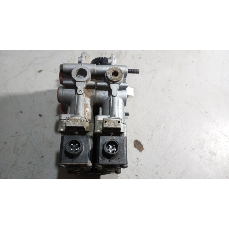 Recambio de valvula aire para renault hr 420.18/26 premium 01  11.1 diesel referencia OEM IAM 4729051160 3