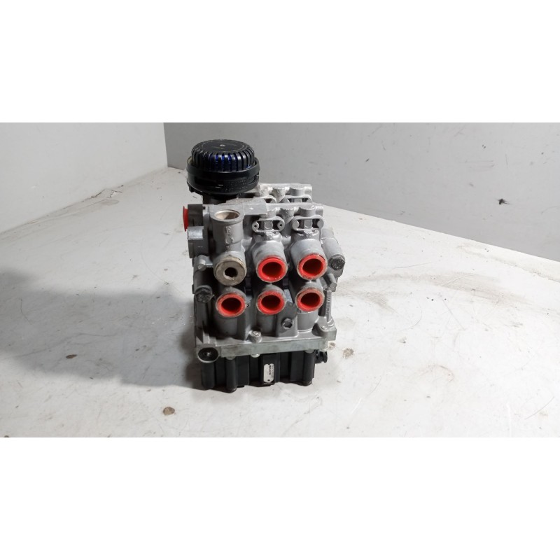 Recambio de valvula aire para renault hr 420.18/26 premium 01  11.1 diesel referencia OEM IAM 4729051160 8