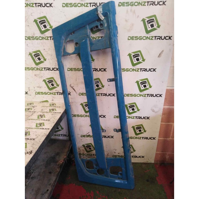Recambio de molduras delanteras para volvo fh 500 fg 4x2 std/med largo globetrotter (lhh2, l2h2) referencia OEM IAM 82056840 820 - Azul