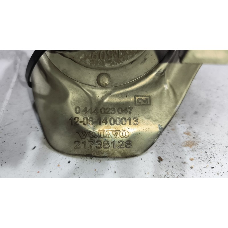 Recambio de inyector para volvo fm 460 12.8 diesel referencia OEM IAM 21738128 0444023047 - Blanco 2