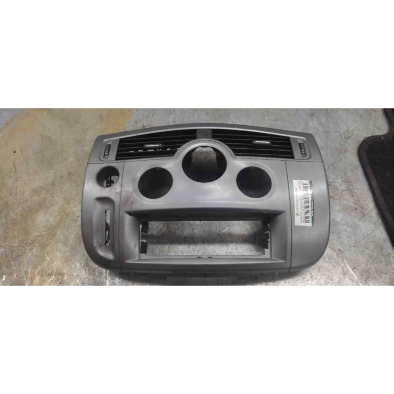 Recambio de guarnecidos consola de mandos para renault scenic ii authentique referencia OEM IAM 8200140713  