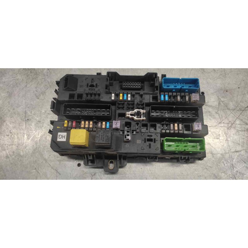 Recambio de caja reles / fusibles para opel zafira b cosmo referencia OEM IAM 13206759 5DK00866952 