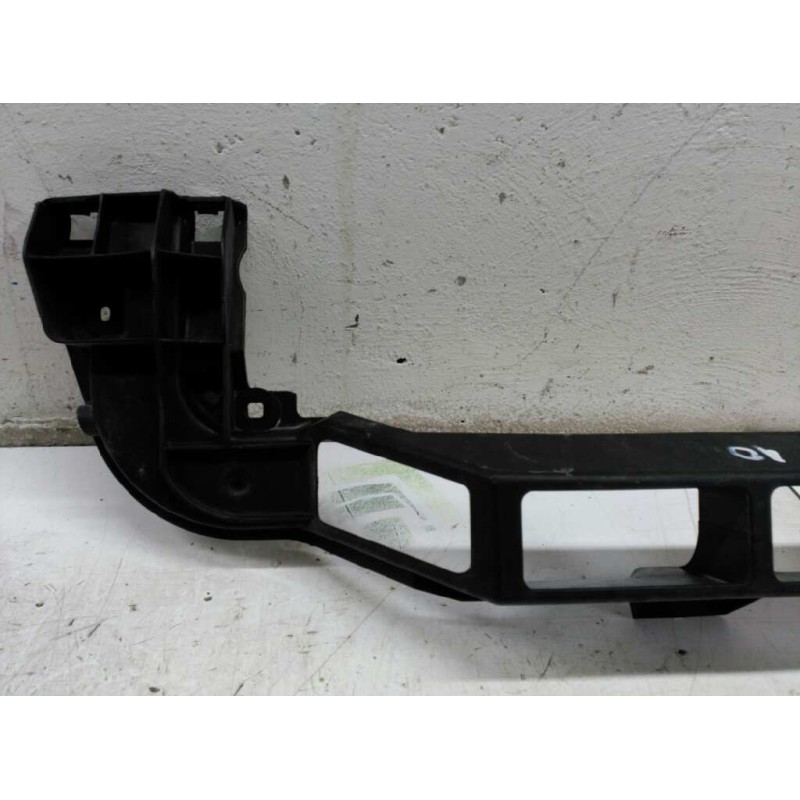 Recambio de soporte para audi tt (8n3/8n9) 1.8 t coupe (132kw) referencia OEM IAM  SOPORTE PARAGOLPES CENTRAL TRASERO - Blanco 2