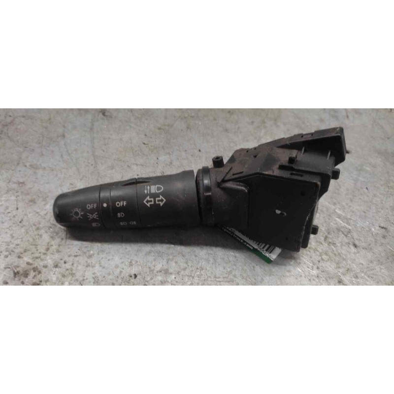 Recambio de mando intermitentes para nissan terrano/terrano.ii (r20) avenue referencia OEM IAM 255408H702  