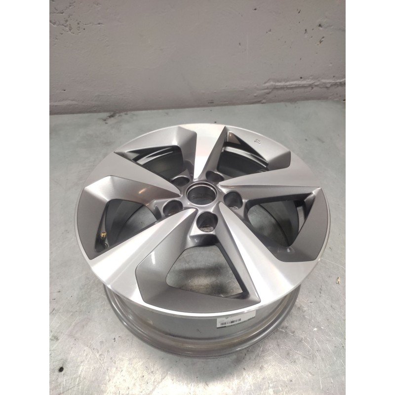 Recambio de llanta para nissan juke (f15) 1.5 dci referencia OEM IAM 16X6.5J BV81A 5 TORNILLOS