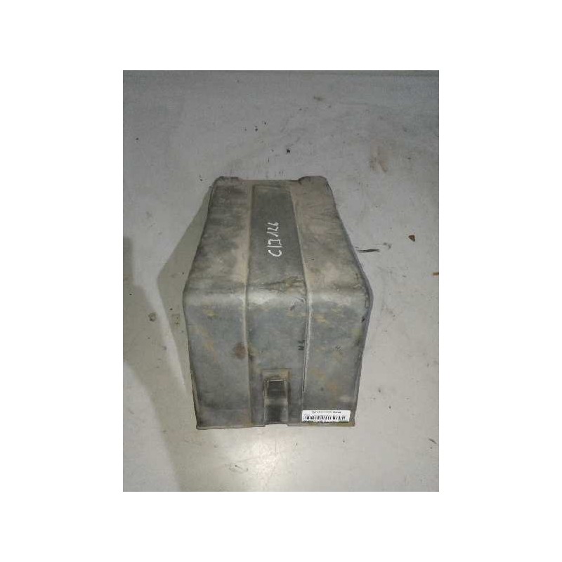 Recambio de tapa para iveco eurocargo 3.9 diesel referencia OEM IAM 500315858 TAPA SOPORTE RUEDA REPUESTO 