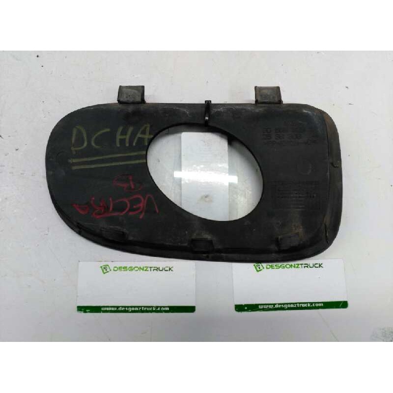 Recambio de tapa antiniebla derecha para opel vectra b berlina 1.8 16v cat referencia OEM IAM 90586628  