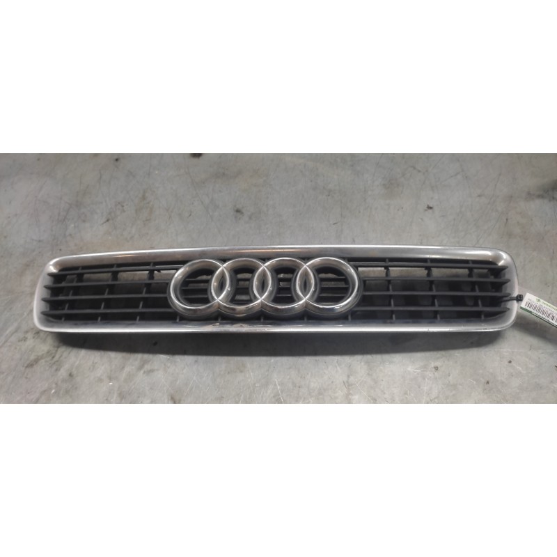 Recambio de rejilla delantera central para audi a4 berlina (b5) 1.9 tdi referencia OEM IAM   