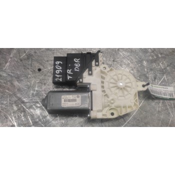 MOTOR ELEVALUNAS TRASERO DERECHO 3C9959704 981678111 18 PINS