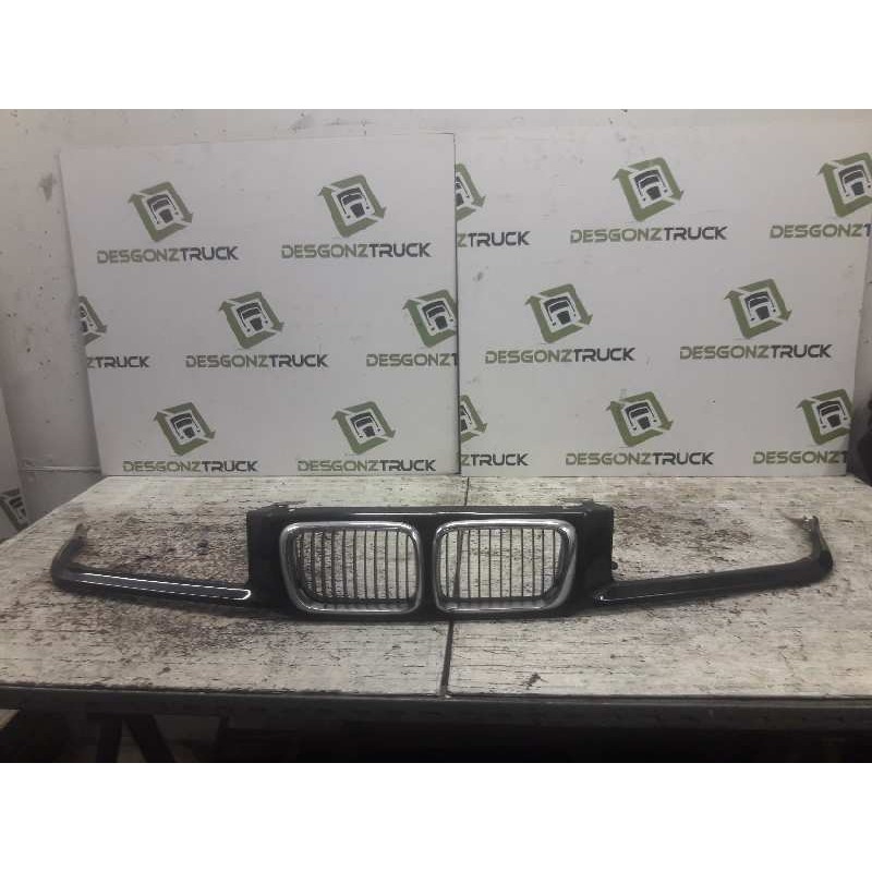 Recambio de rejilla delantera central para bmw serie 3 compacto (e36) 316i referencia OEM IAM   