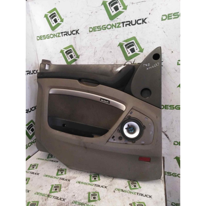 Recambio de guarnecido puerta delantera izquierda para daf serie xf105.xxx fsa 4x2 space-cab referencia OEM IAM 1796444  