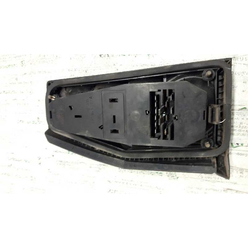Recambio de piloto trasero derecho para volkswagen polo (867/871/873) azur berlina referencia OEM IAM 867945257 2