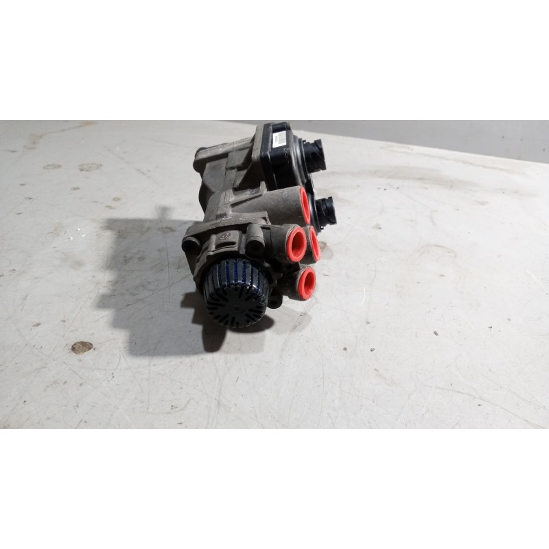 Recambio de valvula aire para daf serie xf105.460 12.9 diesel referencia OEM IAM 1677510  480030040 - Blanco 2