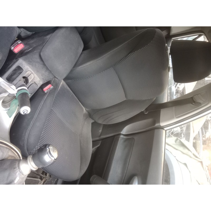 Recambio de asiento delantero izquierdo para toyota auris active referencia OEM IAM   