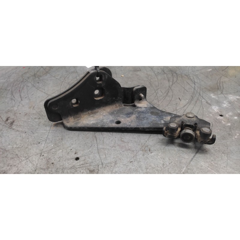 Recambio de bisagra puerta corredera para renault kangoo dynamique referencia OEM IAM 497763B  INFERIOR IZQUIERDA