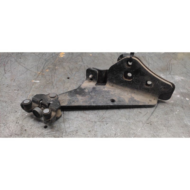 Recambio de bisagra puerta corredera para renault kangoo dynamique referencia OEM IAM 497645B  DERECHA