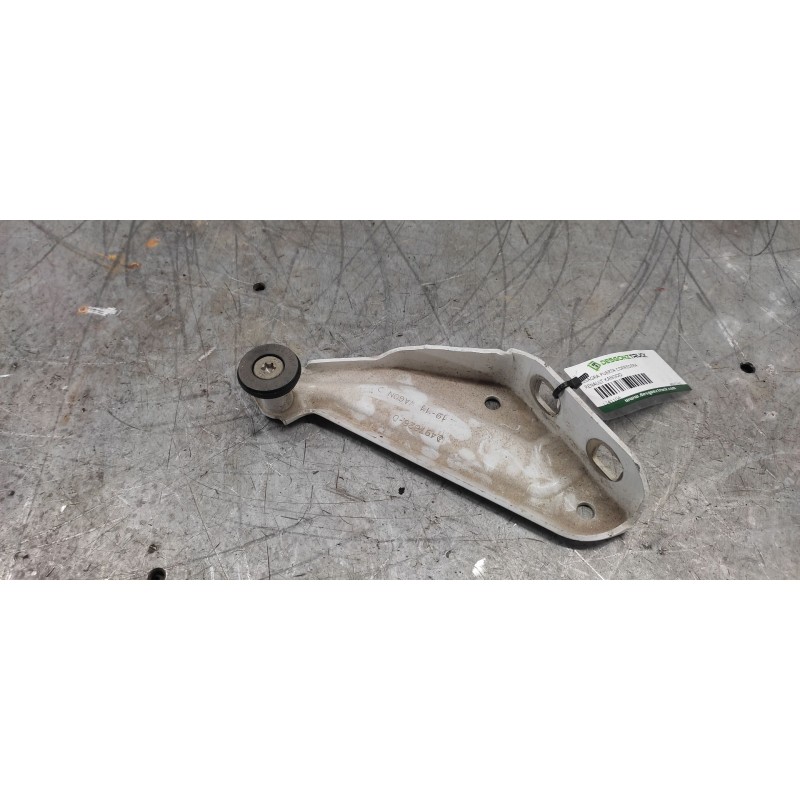 Recambio de bisagra puerta corredera para renault kangoo dynamique referencia OEM IAM 497626D  DERECHA