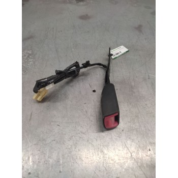 ENGANCHE DE CINTURON DELANTERO DERECHO 2 PINS 
