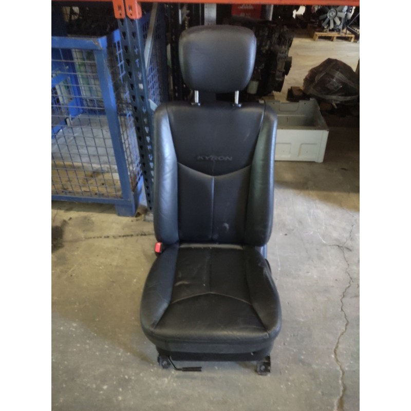 Recambio de asiento delantero izquierdo para ssangyong kyron 200 xdi limited referencia OEM IAM   