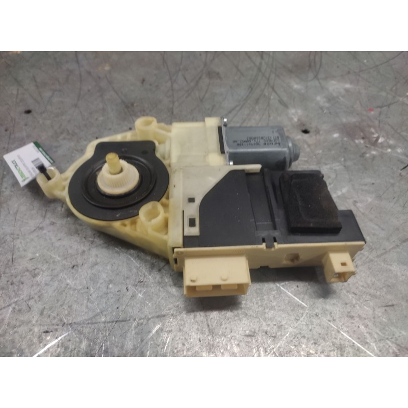 Recambio de motor elevalunas delantero izquierdo para citroën c4 berlina collection referencia OEM IAM 9681575280  964873100