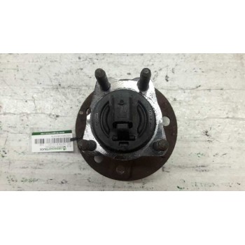 Recambio de buje trasero derecho para opel zafira b 1.9 cdti referencia OEM IAM   