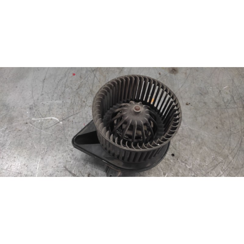 Recambio de ventilador calefaccion para renault trafic combi (ab 4.01) 1.9 diesel referencia OEM IAM F964173T  