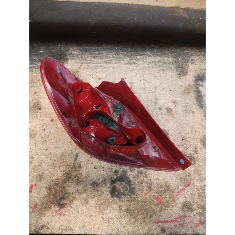 Recambio de piloto trasero derecho para peugeot 207 xs pack referencia OEM IAM - Negro 2
