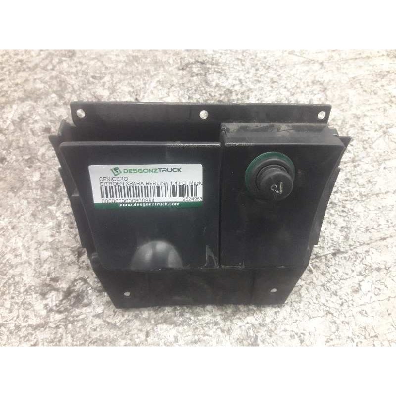 Recambio de cenicero para citroën xsara berlina 1.4 hdi magic referencia OEM IAM 9624963077  