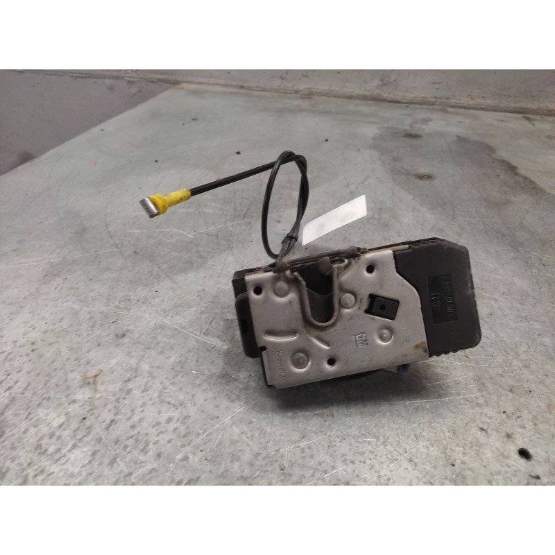 Recambio de cerradura puerta delantera derecha para nissan primastar (x83) combi, 6 plazas, batalla corta referencia OEM IAM 820