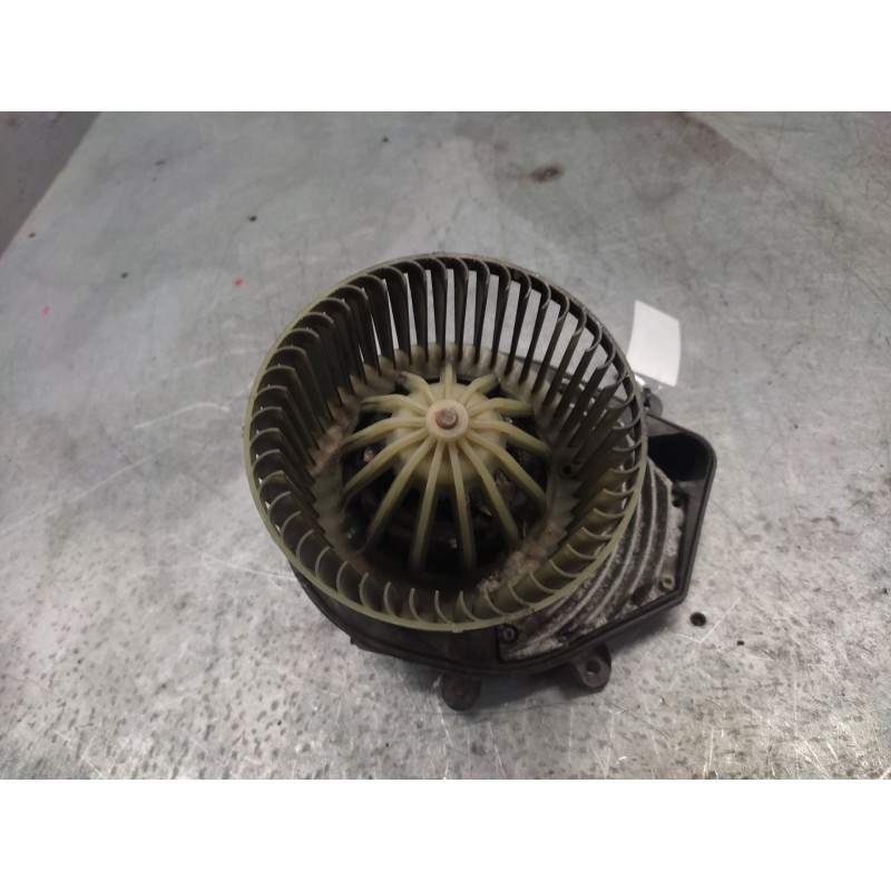 Recambio de ventilador calefaccion para volkswagen passat berlina (3b3) referencia OEM IAM 8D1820021  