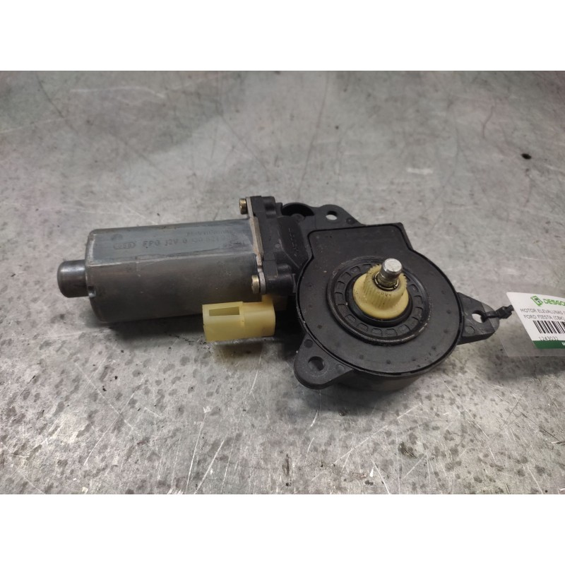 Recambio de motor elevalunas delantero izquierdo para ford fiesta (cbk) ambiente referencia OEM IAM 0130821938  2 PINS