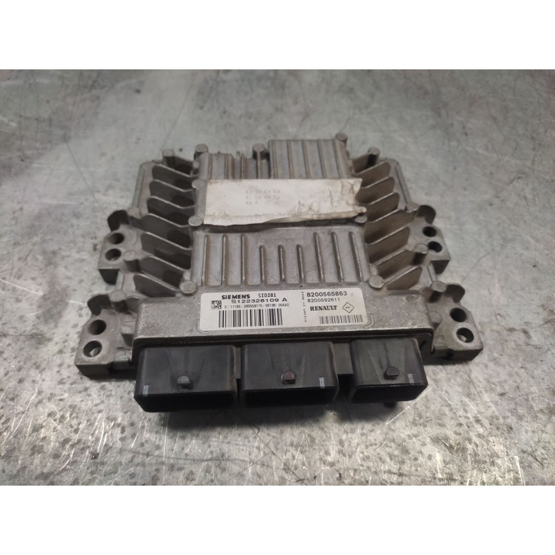 Recambio de centralita motor uce para renault scenic ii authentique referencia OEM IAM 8200565863  8200592611