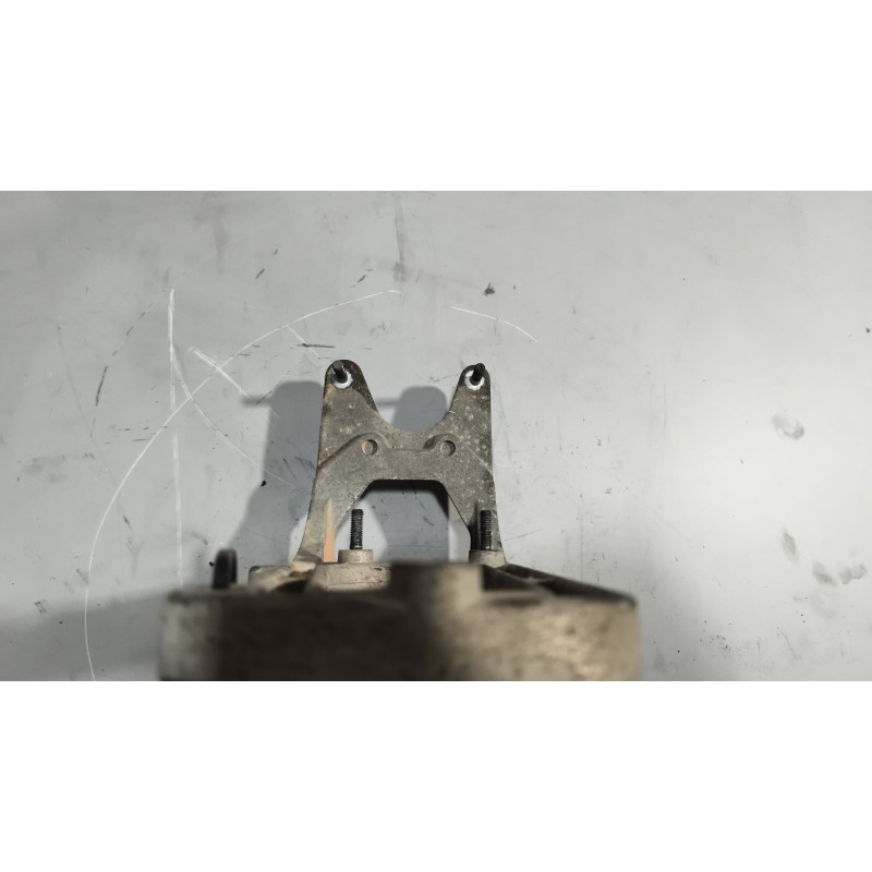 Recambio de soporte para renault serie t 12.8 diesel referencia OEM IAM 21658350 8