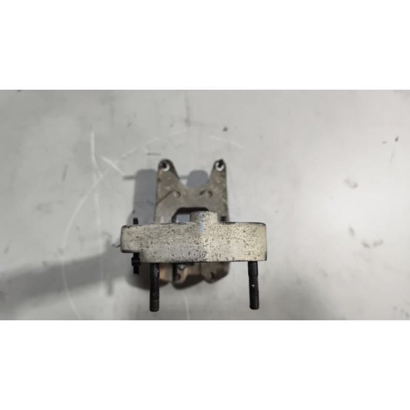 Recambio de soporte para renault serie t 12.8 diesel referencia OEM IAM 21658350 9