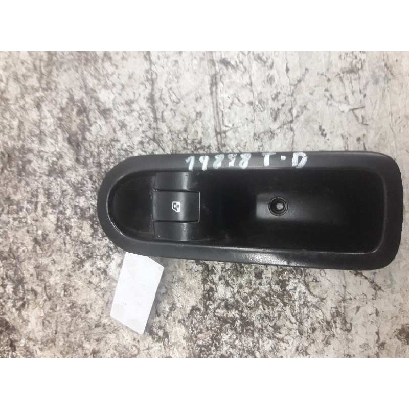 Recambio de mando elevalunas trasero derecho para renault megane ii berlina 5p authentique referencia OEM IAM 156015540 6 PINS 