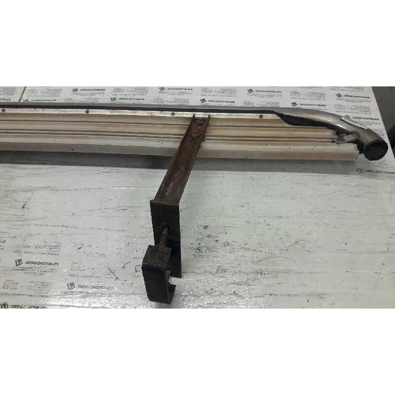 Recambio de peldaño izquierdo para tata safari 1.9 referencia OEM IAM 4