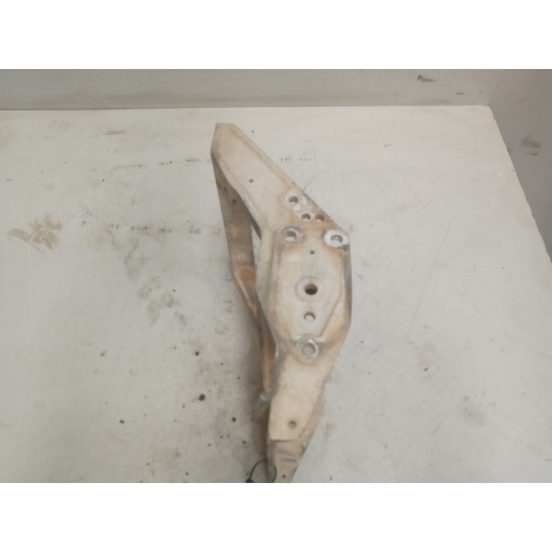 Recambio de soporte para renault hr 420.18/26 premium 01  11.1 diesel referencia OEM IAM 5600201537  soporte peldaño derecho 2