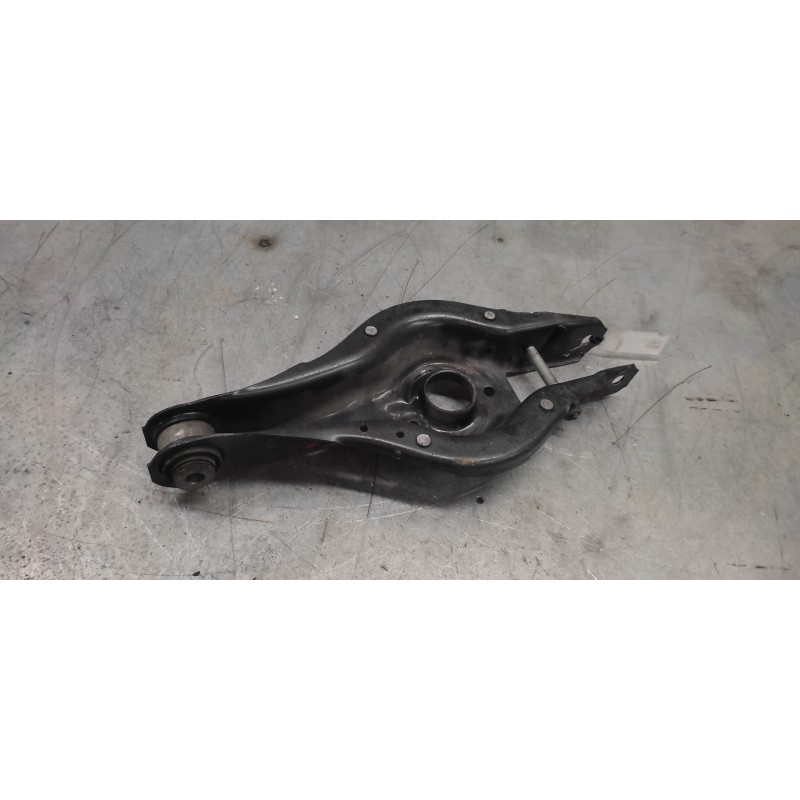 Recambio de brazo suspension inferior trasero derecho para bmw serie 1 lim. (f20) referencia OEM IAM - Blanco 2