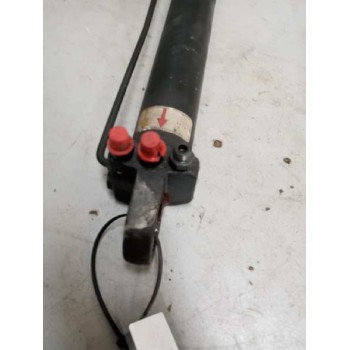 Recambio de brazo elevacion cabina para renault magnum ab 2005 12.8 diesel referencia OEM IAM 5010629108  