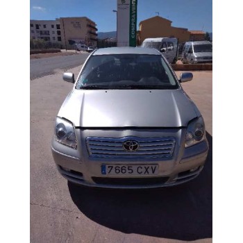 toyota avensis berlina (t25) del año 2004