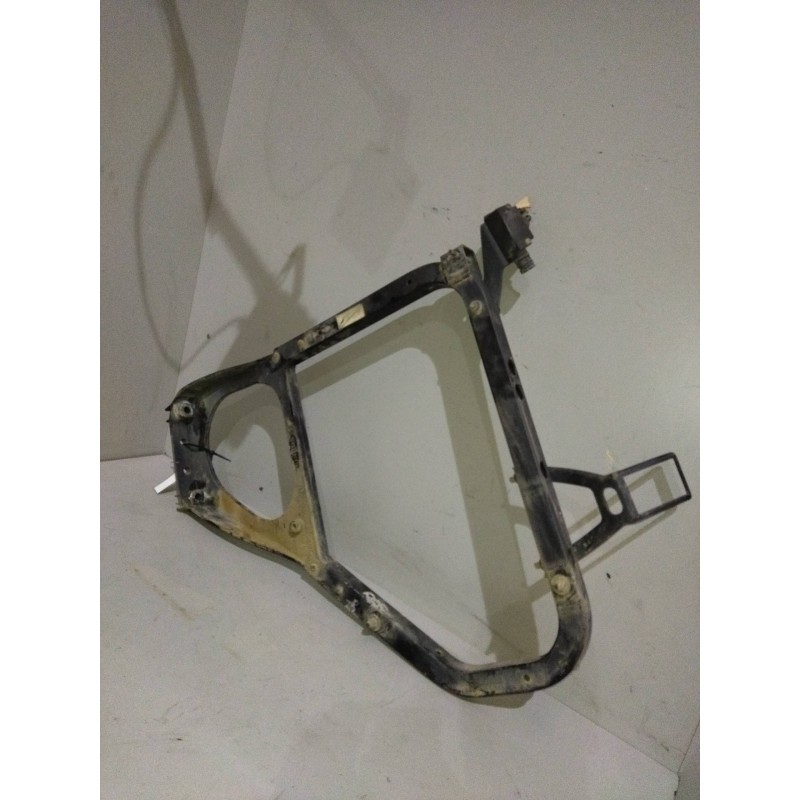 Recambio de soporte para volvo fh 500 12.8 diesel referencia OEM IAM 20535535 20493926 SOPORTE GUARDABARROS DELANTERO IZQUIERDO - Blanco 2