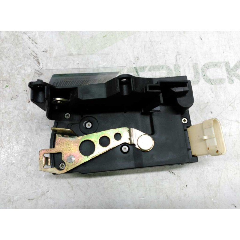 Recambio de cerradura puerta trasera derecha para opel corsa a city referencia OEM IAM 90159255  